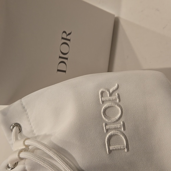 New in box Dior drawstring pouch bag & La Mousse off/on cleanser & Le Baume - Picture 8 of 8
